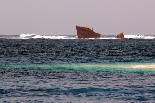 Sunken fishing boat off Coco Banderos