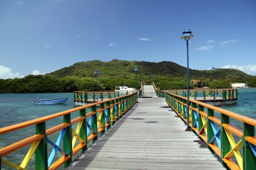 Lover's Bridge, connecting Isla Providencia to Isla Santa Catalina