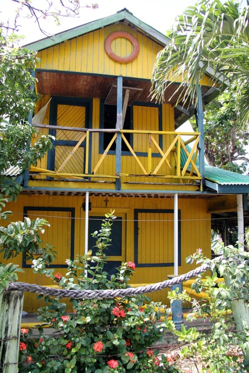 My favorite island house. Yellow!